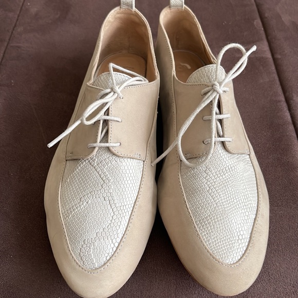 UGG shoes 8.5 - Picture 5 of 5